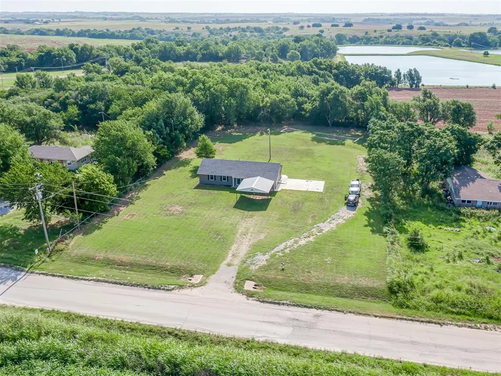 Photo 37 — 708 S Basket Street, Cyril, OK 73029