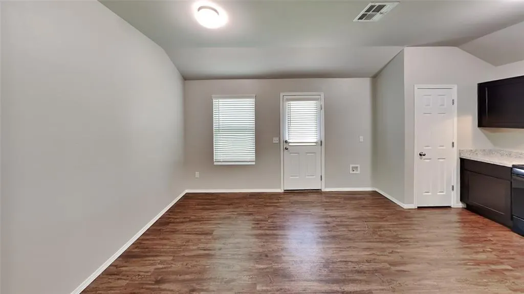 Photo 7 — 4309 Umbria Road, Oklahoma City, OK 73179