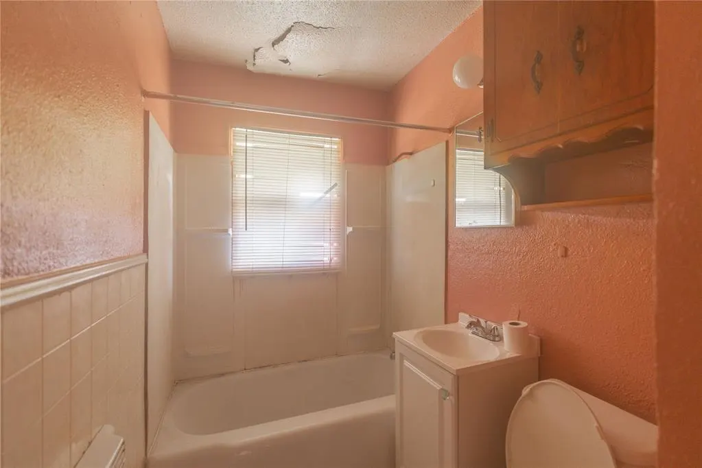 Photo 9 — 1635 S Everest Avenue, Oklahoma City, OK 73129