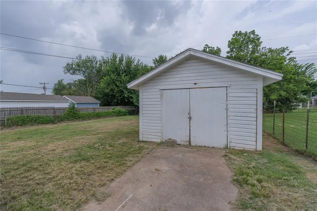 Photo 15 — 1635 S Everest Avenue, Oklahoma City, OK 73129