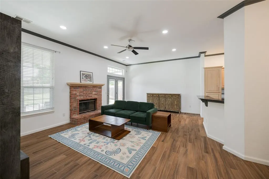 Photo 5 — 304 Coldbrook Circle, Edmond, OK 73003