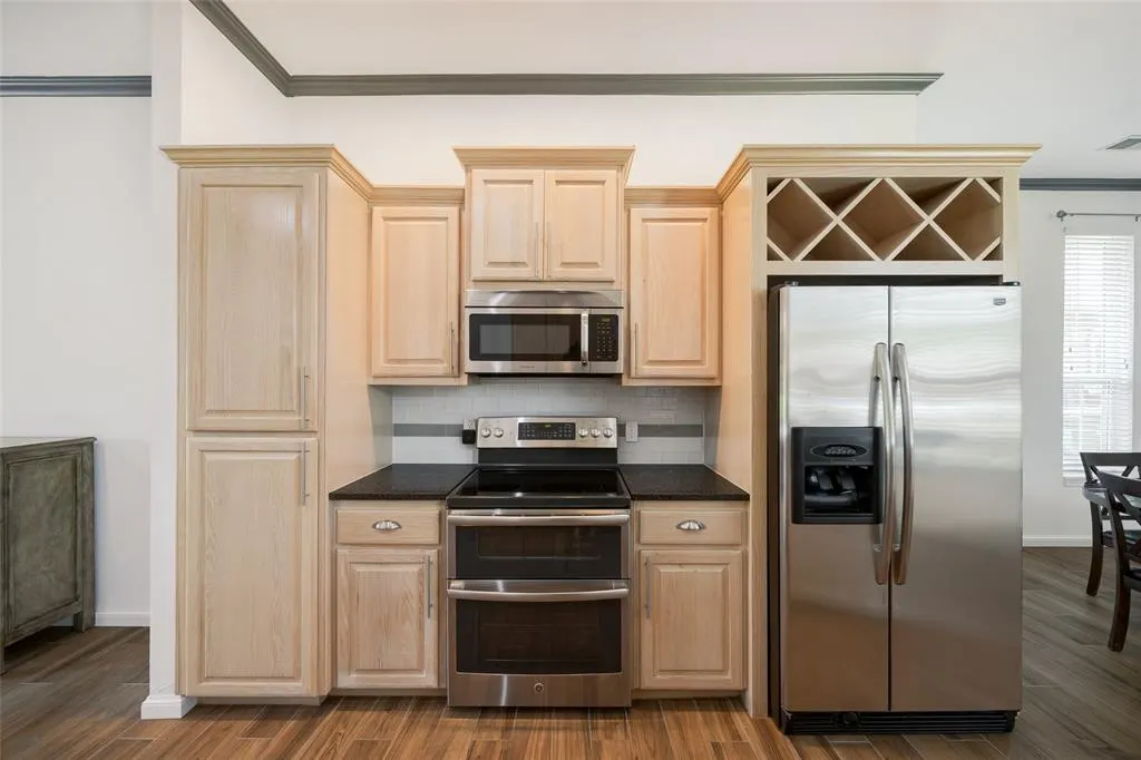 Photo 10 — 304 Coldbrook Circle, Edmond, OK 73003