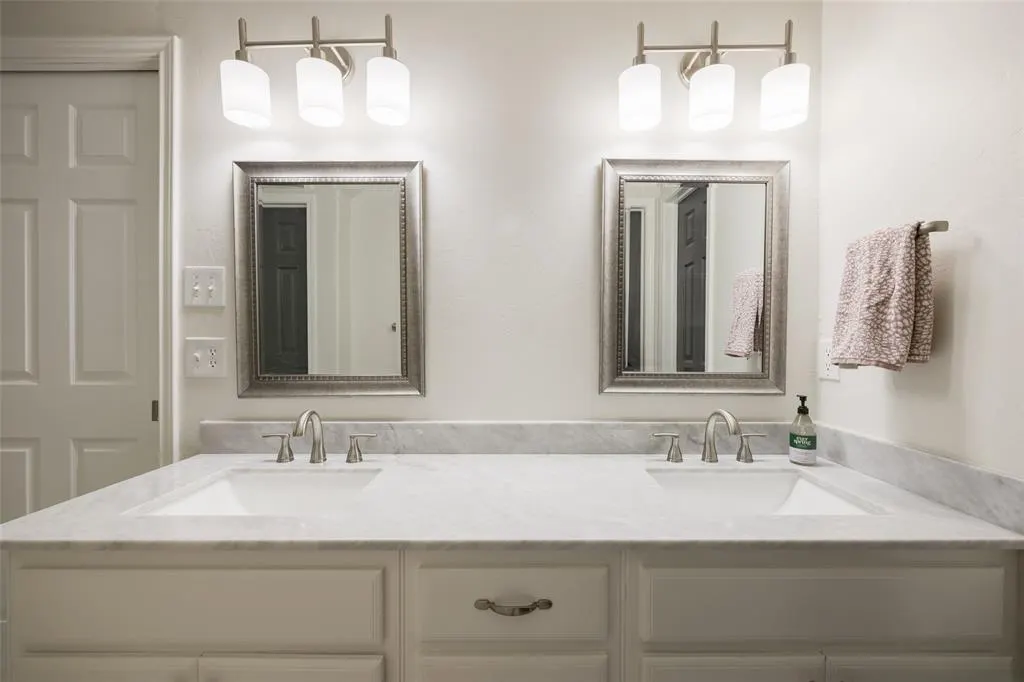 Photo 19 — 304 Coldbrook Circle, Edmond, OK 73003