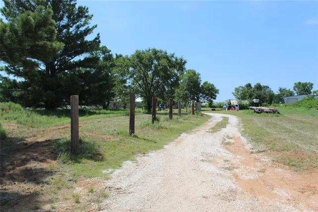 Photo 2 — 12318 US Highway 283, Sayre, OK 73662