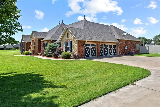 Photo 2 — 24191 E 996 Road, Weatherford, OK 73096