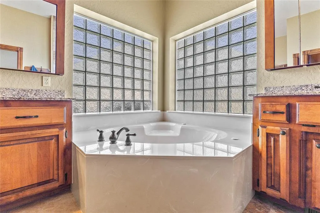 Photo 27 — 24191 E 996 Road, Weatherford, OK 73096