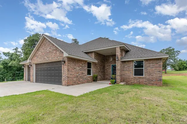 Front exterior — 2006 Ethan's Roar Road, Blanchard, OK 73010