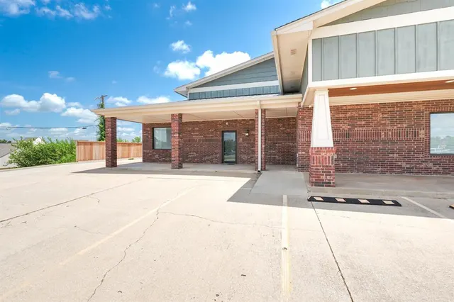 Photo 2 — 3601 N Harrison Station B, Shawnee, OK 74804