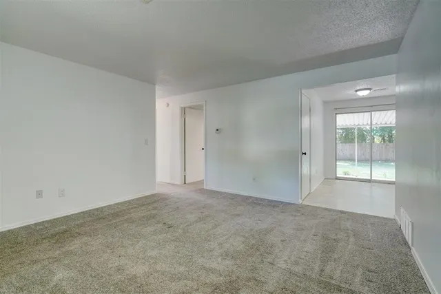 Photo 3 — 503 Meadow Lake Drive, Edmond, OK 73003