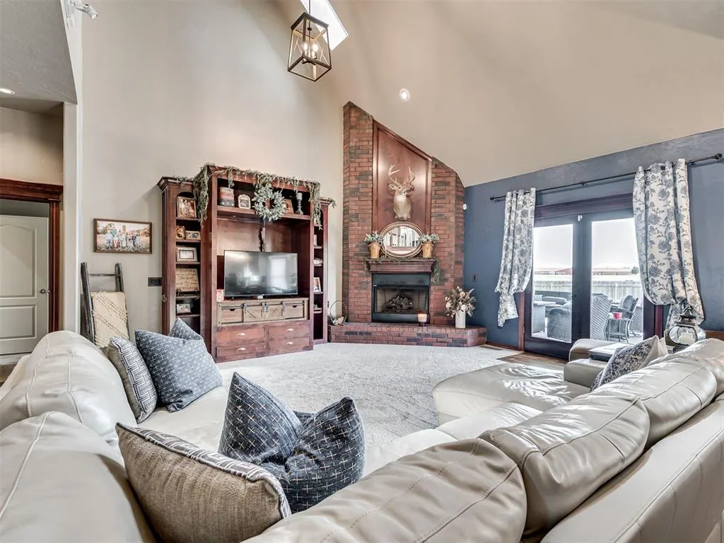 Photo 4 — 2005 Oak Circle, Piedmont, OK 73078