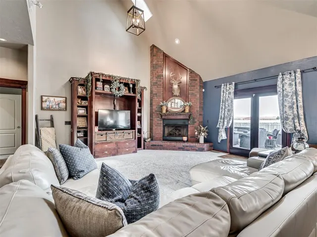 Photo 4 — 2005 Oak Circle, Piedmont, OK 73078