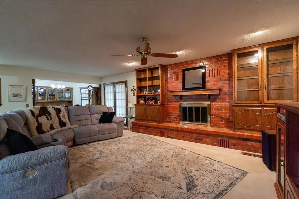 Photo 12 — 205 Randolph Road, Clinton, OK 73601