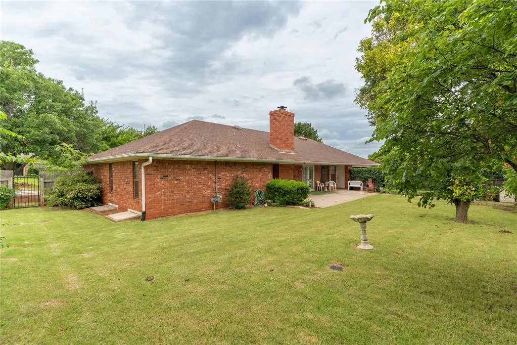 Photo 43 — 205 Randolph Road, Clinton, OK 73601
