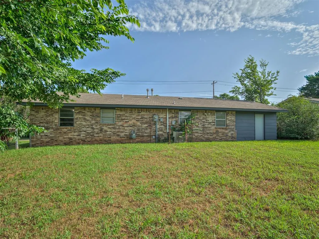Photo 28 — 1901 E Main Street, Shawnee, OK 74801