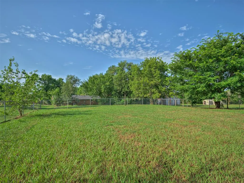 Photo 29 — 1901 E Main Street, Shawnee, OK 74801