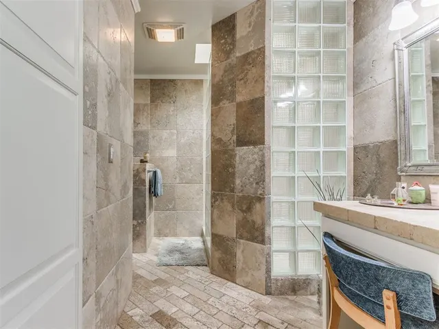 Photo 5 — 6500 N Grand Boulevard 120, Oklahoma City, OK 73116