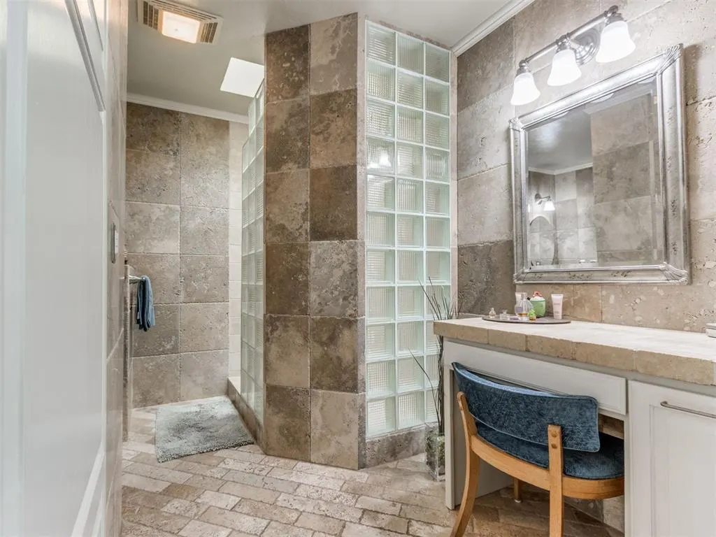 Photo 6 — 6500 N Grand Boulevard 120, Oklahoma City, OK 73116