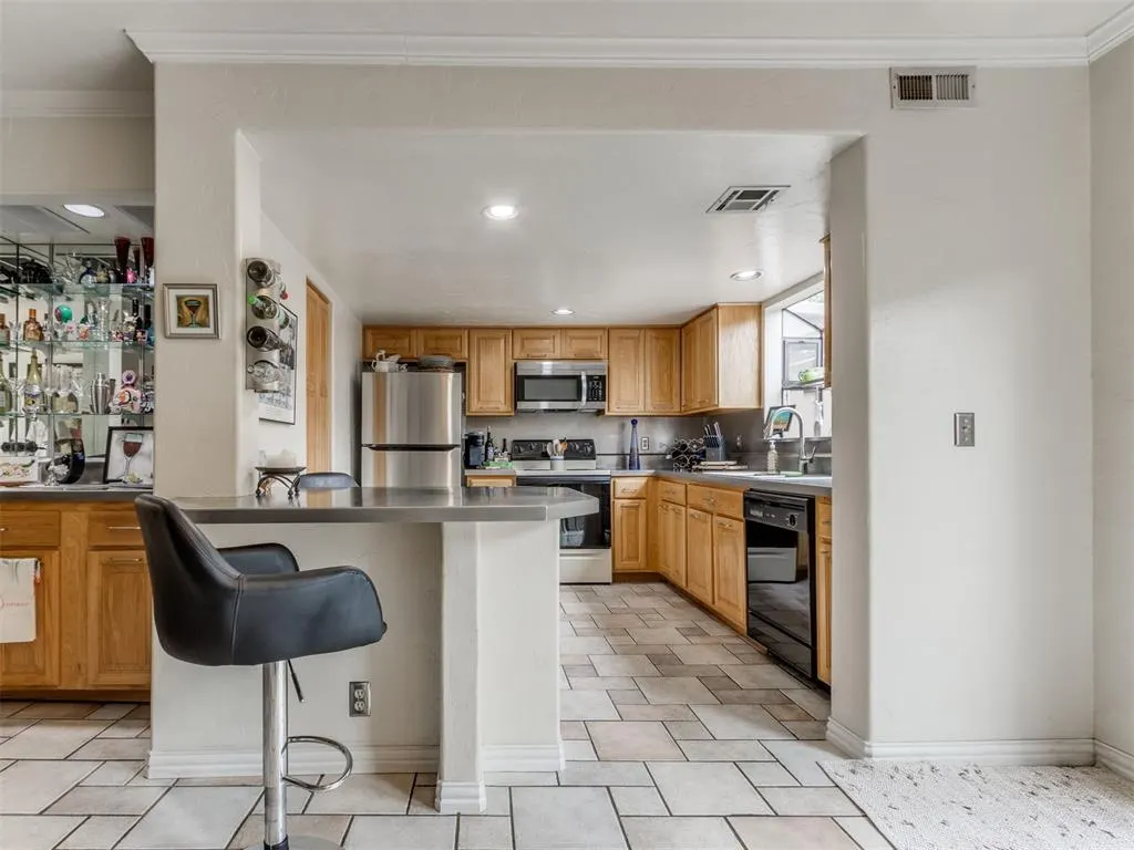 Photo 20 — 6500 N Grand Boulevard 120, Oklahoma City, OK 73116