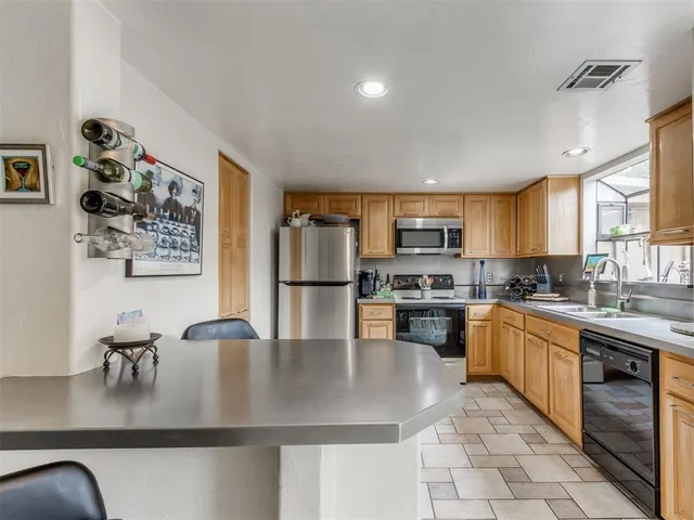 Photo 3 — 6500 N Grand Boulevard 120, Oklahoma City, OK 73116