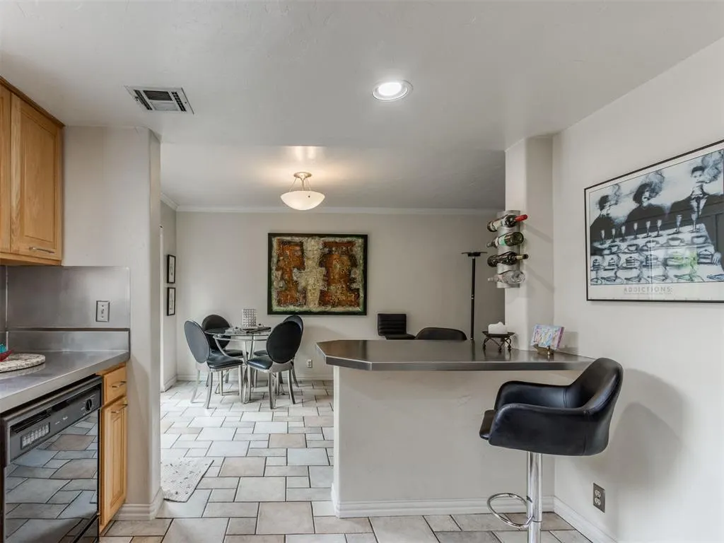 Photo 23 — 6500 N Grand Boulevard 120, Oklahoma City, OK 73116