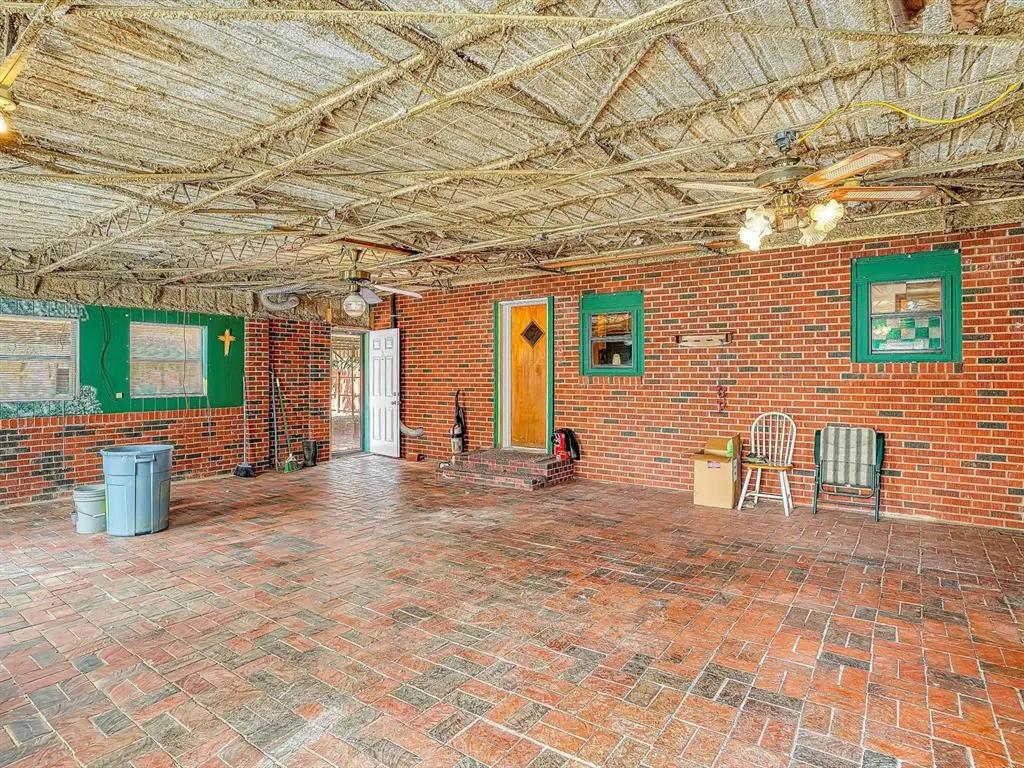 Photo 16 — 111 N Crittenden Avenue, Mangum, OK 73554
