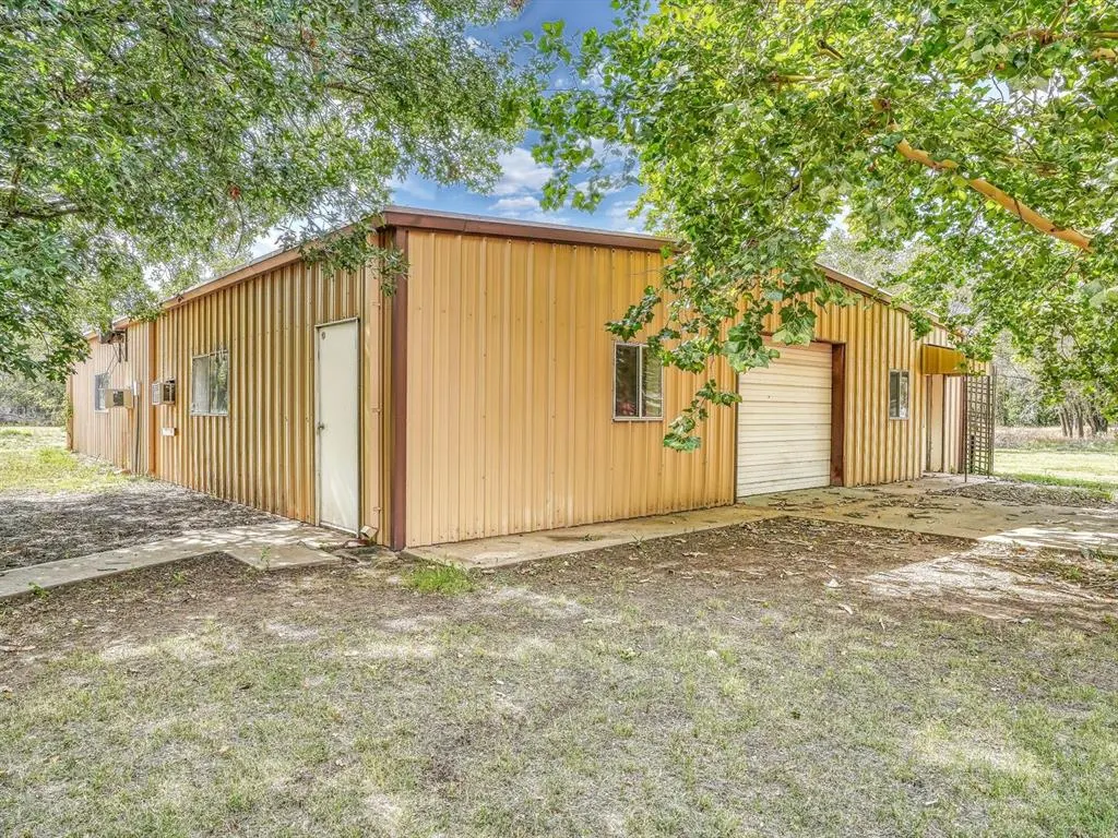 Photo 26 — 111 N Crittenden Avenue, Mangum, OK 73554