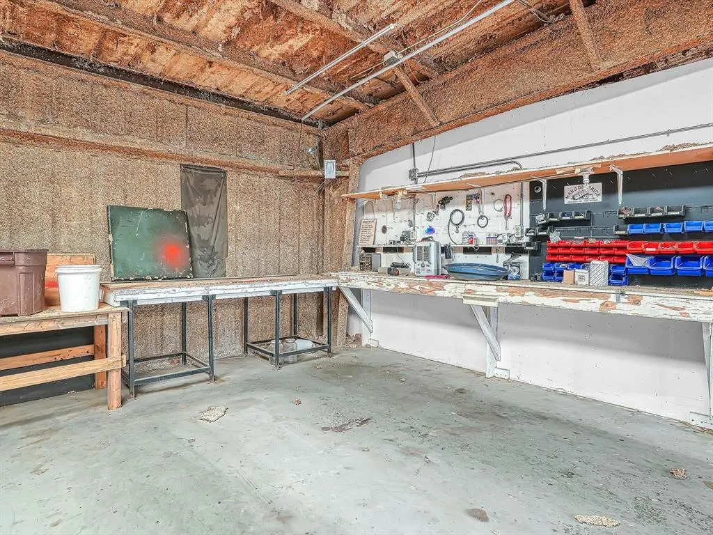 Photo 29 — 111 N Crittenden Avenue, Mangum, OK 73554