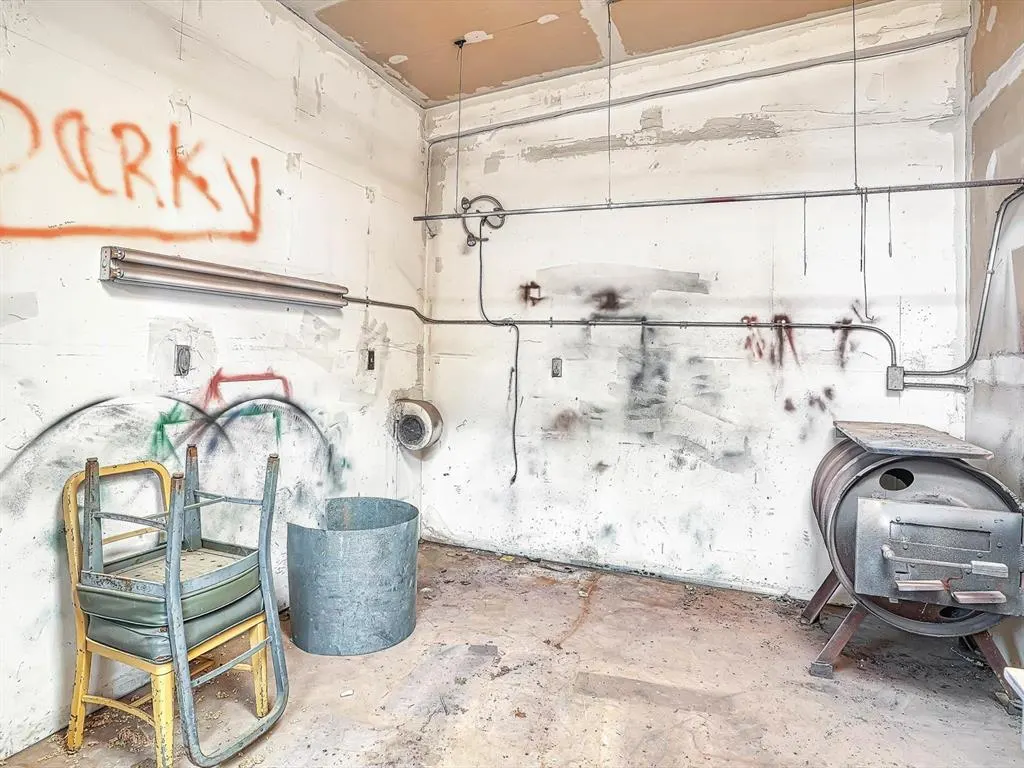 Photo 33 — 111 N Crittenden Avenue, Mangum, OK 73554