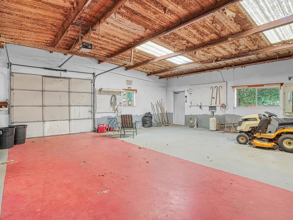Photo 28 — 111 N Crittenden Avenue, Mangum, OK 73554