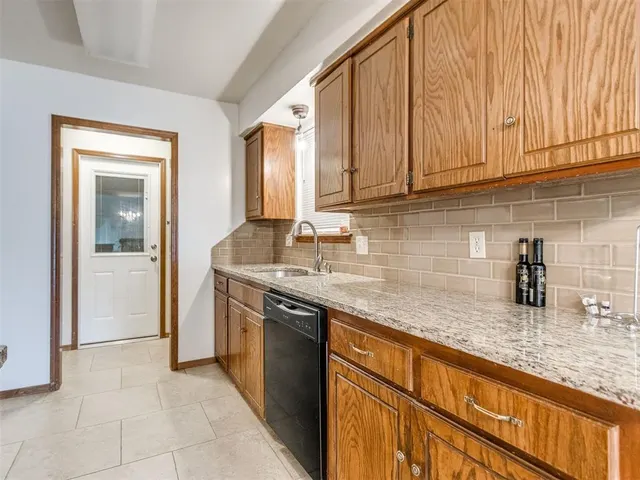 Photo 2 — 12128 N Dewey Avenue, Oklahoma City, OK 73114