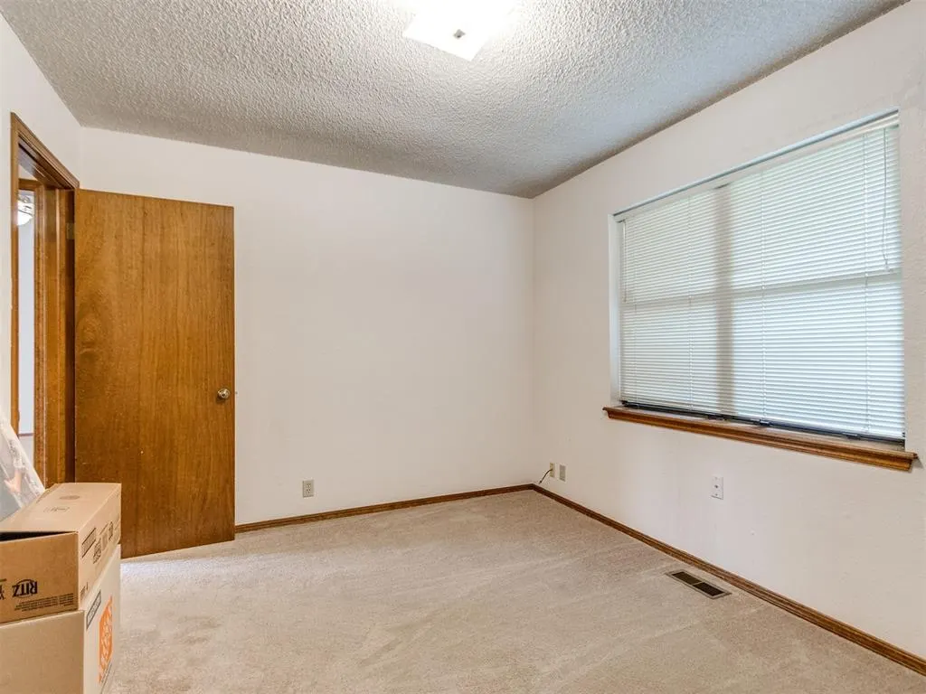 Photo 17 — 12128 N Dewey Avenue, Oklahoma City, OK 73114