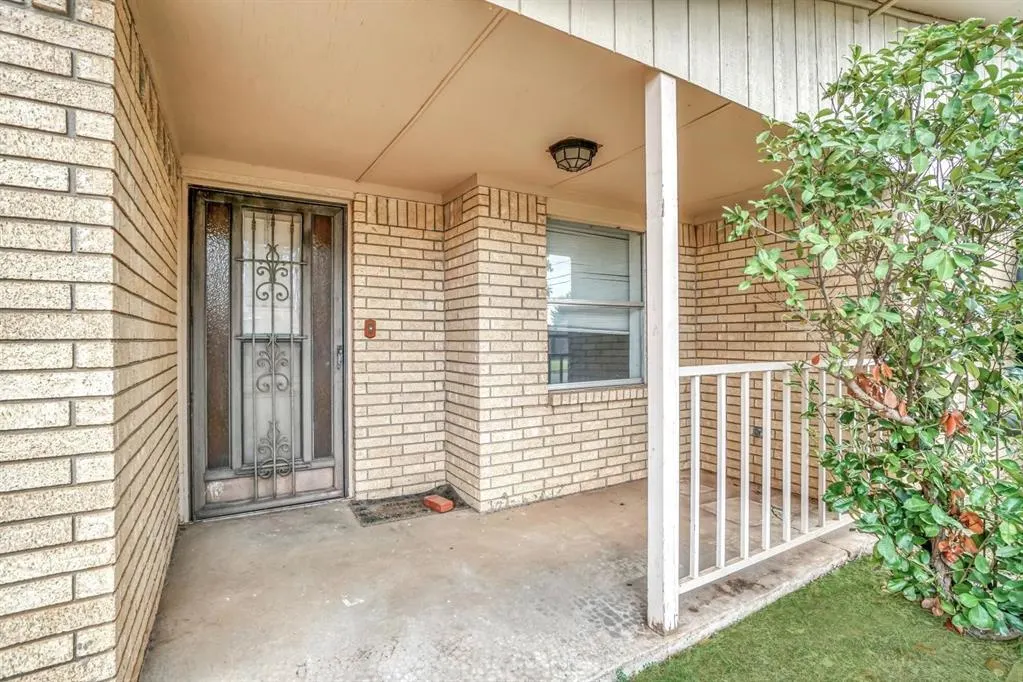 Photo 2 — 700 Taft Street, Altus, OK 73521