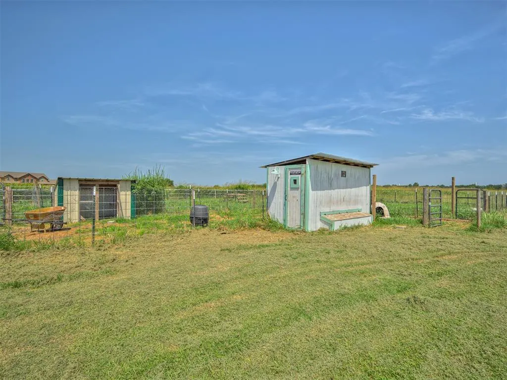 Photo 11 — 8025 Lewis Road, Lexington, OK 73051
