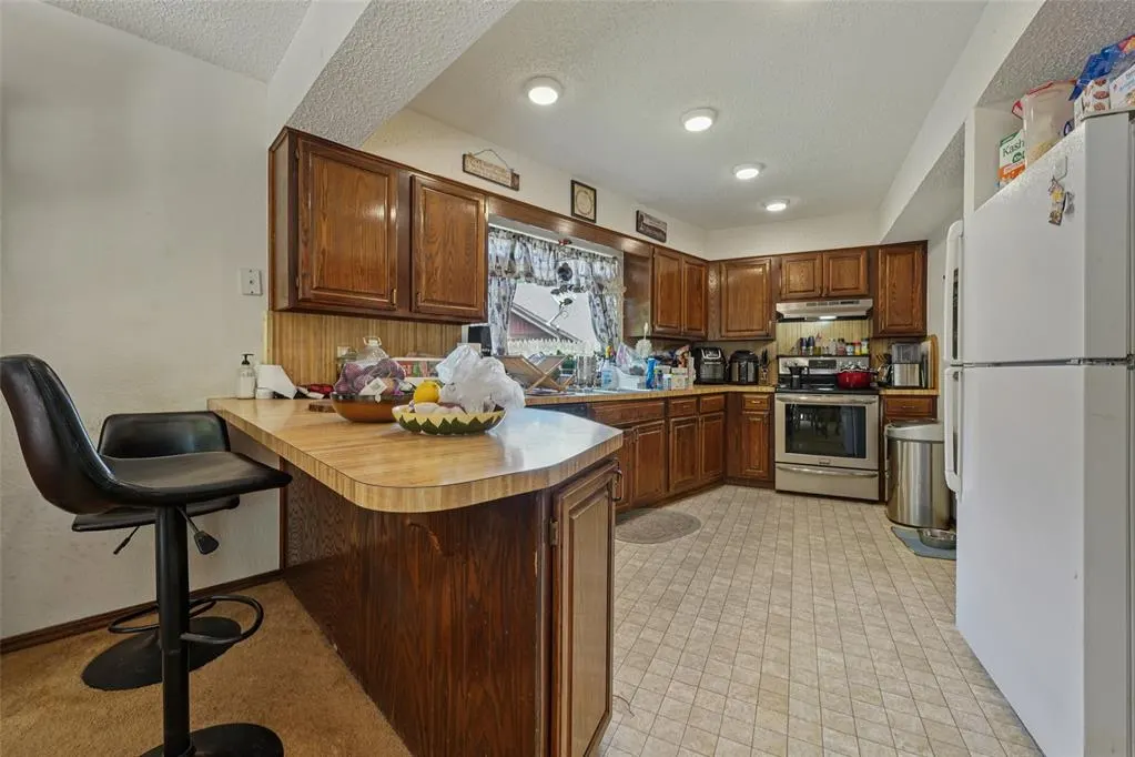 Photo 10 — 7211 Lakewood Circle, Oklahoma City, OK 73132