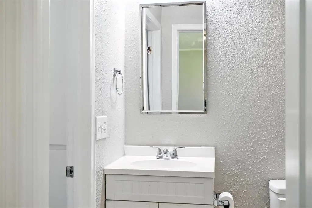 Photo 23 — 5832 Hefner Village Court, Oklahoma City, OK 73162