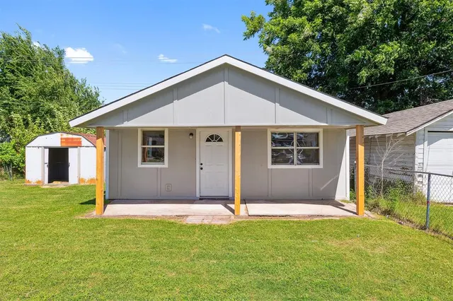 Front exterior — 717 S Miles Avenue, El Reno, OK 73036