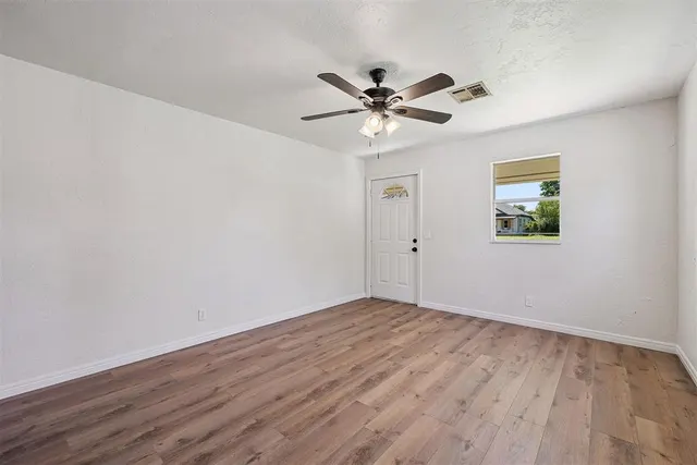 Photo 4 — 717 S Miles Avenue, El Reno, OK 73036