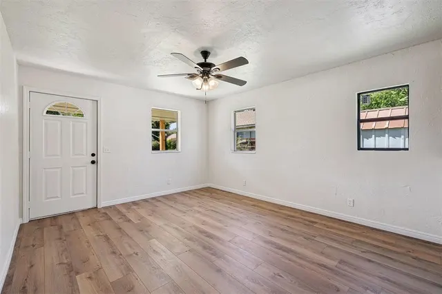 Photo 5 — 717 S Miles Avenue, El Reno, OK 73036