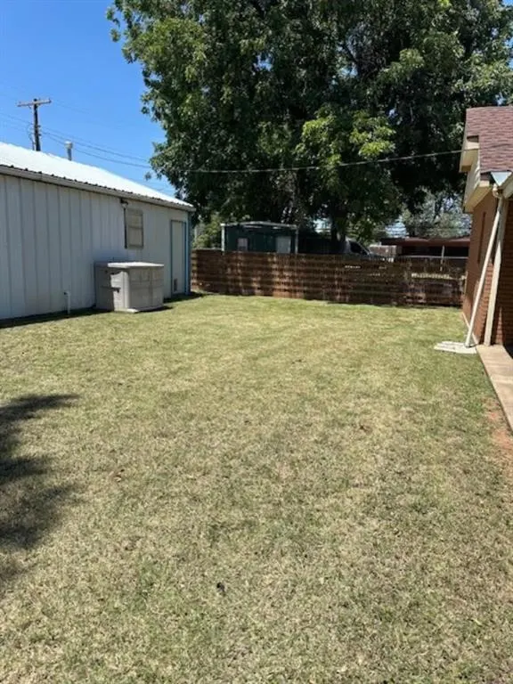 Photo 26 — 505 N Hill Street, Hobart, OK 73651