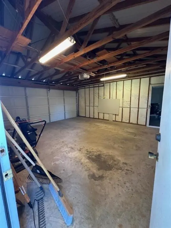 Photo 32 — 505 N Hill Street, Hobart, OK 73651