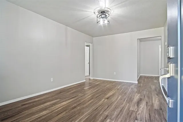 Photo 5 — 5201 Lakeview Drive, Harrah, OK 73045