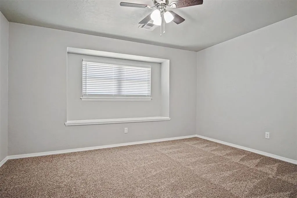 Photo 20 — 5201 Lakeview Drive, Harrah, OK 73045