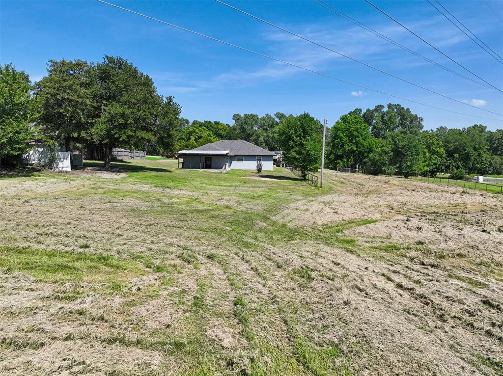 Photo 37 — 5201 Lakeview Drive, Harrah, OK 73045