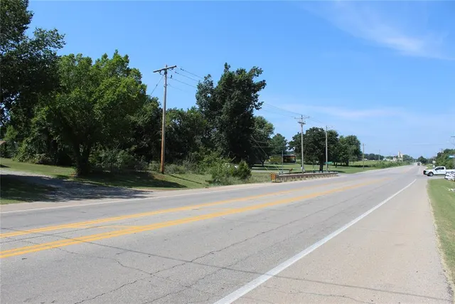 Photo 3 — 102 S Industrial Road, Chandler, OK 74834