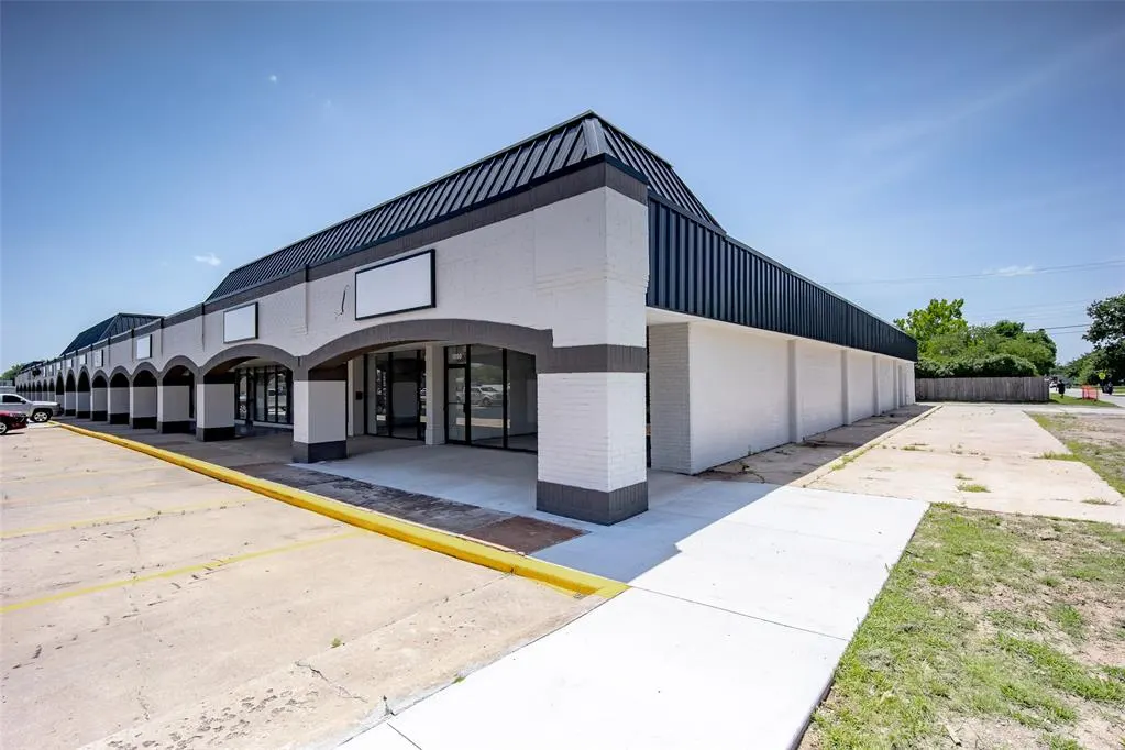 Front exterior — 1050 N Flood Avenue 1050, Norman, OK 73069