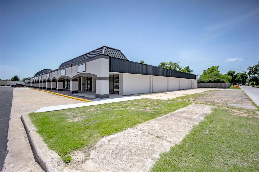 Photo 2 — 1050 N Flood Avenue 1050, Norman, OK 73069