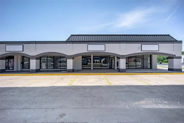 Front exterior — 1042 N Flood Avenue 1042, Norman, OK 73069