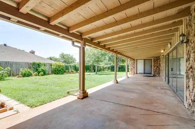 Photo 3 — 4436 Tamarisk Drive, Oklahoma City, OK 73120