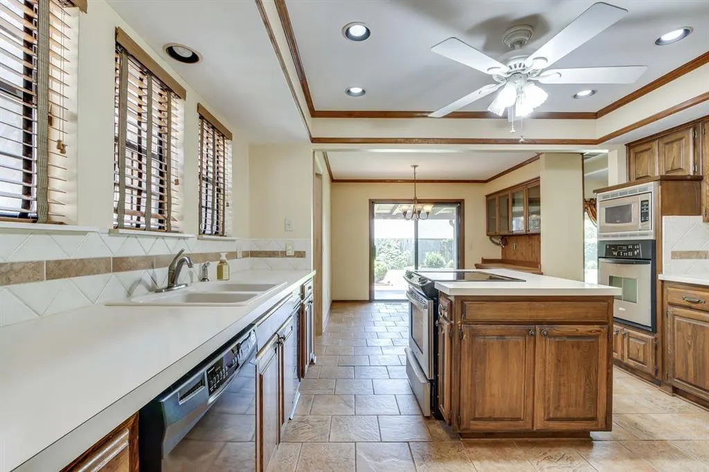 Photo 9 — 4436 Tamarisk Drive, Oklahoma City, OK 73120