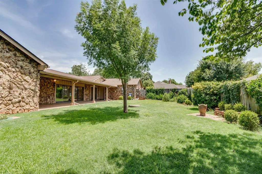 Photo 4 — 4436 Tamarisk Drive, Oklahoma City, OK 73120